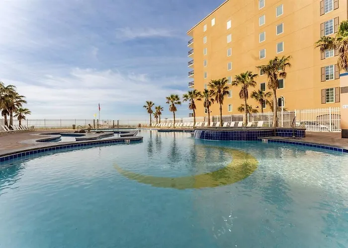 12th Floor 2 Bedroom At Crystal Tower, 2 Outdoor Pools And Lazy River, Heated Indoor Pool, Direct Access Apartment *