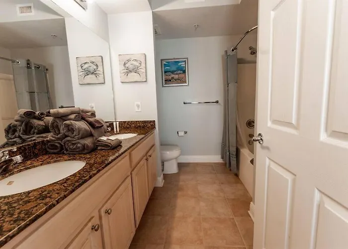 Apartment 12th Floor 2 Bedroom At Crystal Tower, 2 Outdoor Pools And Lazy River, Heated Indoor Pool, Direct Access Gulf Shores