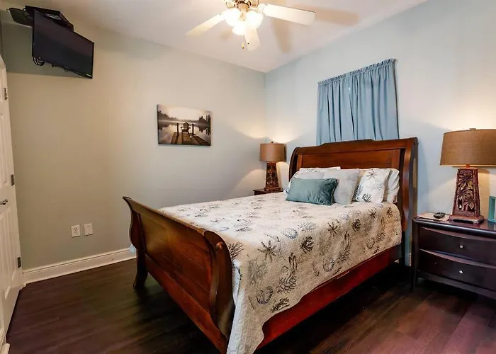 12th Floor 2 Bedroom At Crystal Tower, 2 Outdoor Pools And Lazy River, Heated Indoor Pool, Direct Access * Gulf Shores