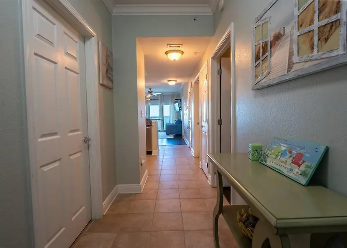 12th Floor 2 Bedroom At Crystal Tower, 2 Outdoor Pools And Lazy River, Heated Indoor Pool, Direct Access