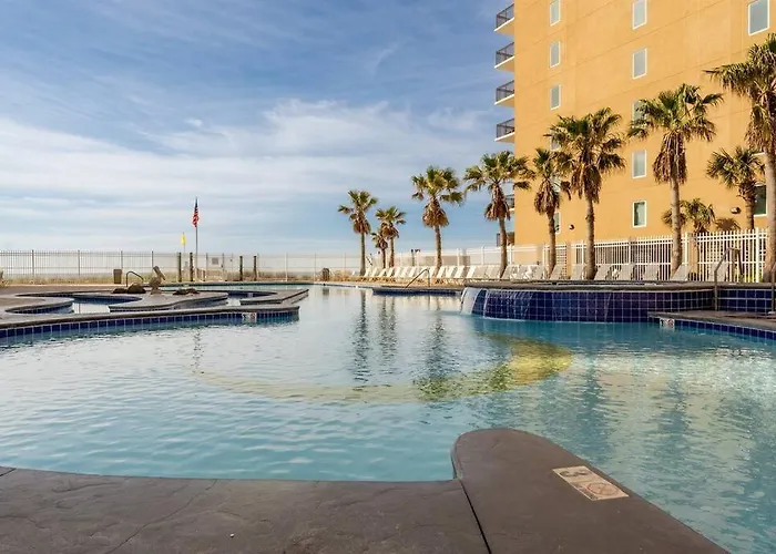 12th Floor 2 Bedroom At Crystal Tower, 2 Outdoor Pools And Lazy River, Heated Indoor Pool, Direct Access *