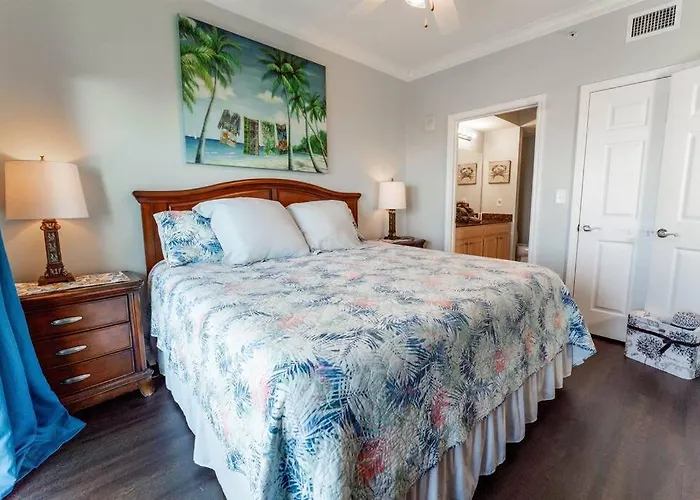 12th Floor 2 Bedroom At Crystal Tower, 2 Outdoor Pools And Lazy River, Heated Indoor Pool, Direct Access Gulf Shores
