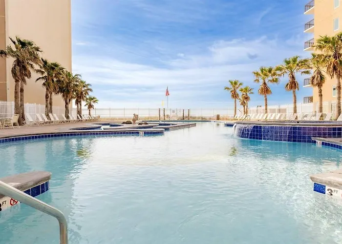 12th Floor 2 Bedroom At Crystal Tower, 2 Outdoor Pools And Lazy River, Heated Indoor Pool, Direct Access Apartment *