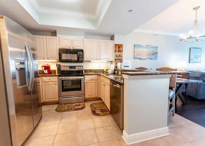 12th Floor 2 Bedroom At Crystal Tower, 2 Outdoor Pools And Lazy River, Heated Indoor Pool, Direct Access Apartment
