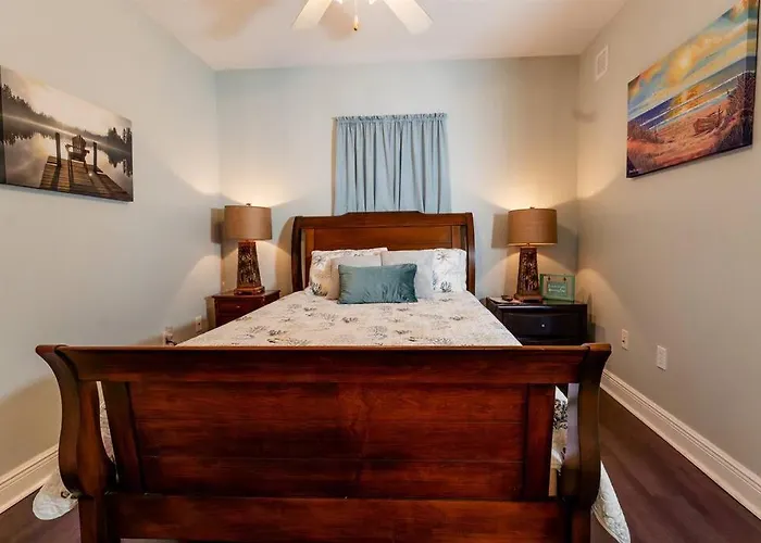 12th Floor 2 Bedroom At Crystal Tower, 2 Outdoor Pools And Lazy River, Heated Indoor Pool, Direct Access