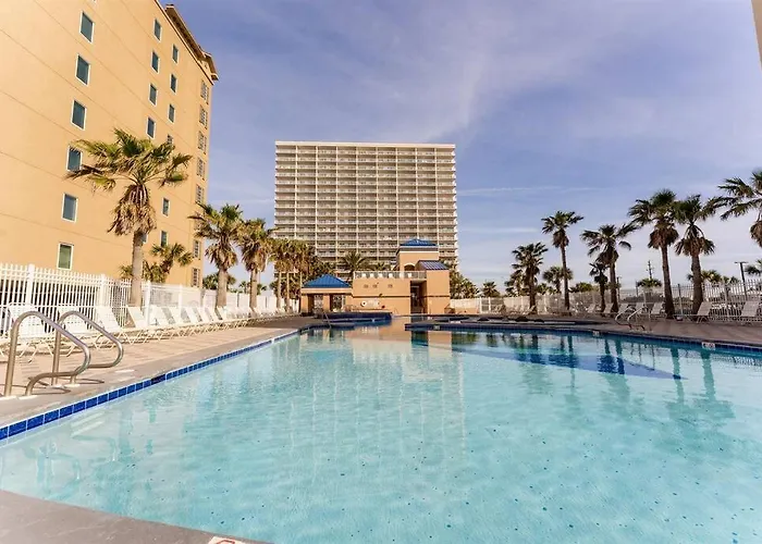 12th Floor 2 Bedroom At Crystal Tower, 2 Outdoor Pools And Lazy River, Heated Indoor Pool, Direct Access Apartment *